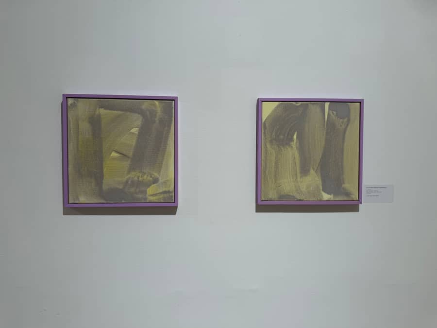 To små malerier av Ann Kristin Hanken Fiskerstrand, Lille lilla, i galleriet